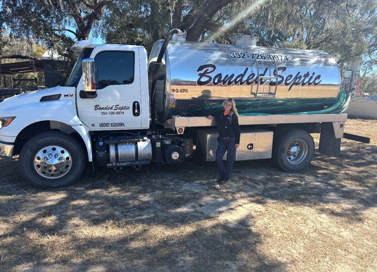 Bonded Septic Tank pump truck ready for a septic job in Citrus County, Florida